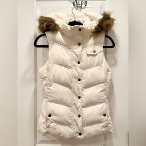 Banana Repupublic White Puffer Vest NEW XS